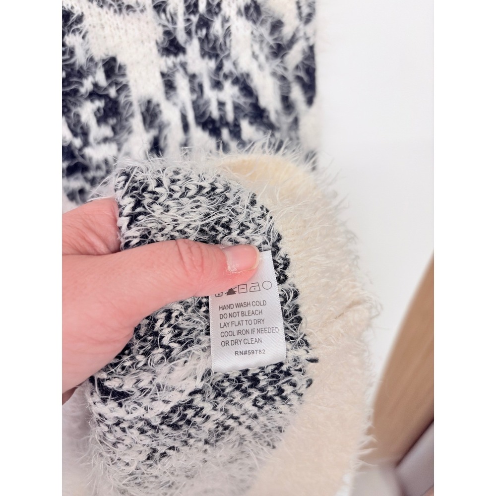Cottagecore Fuzzy Eyelash Knit Sweater Women M Black Cream Cozy Office - Picture 3 of 6